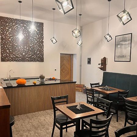 크로스노 The Old Townhouse 아파트 호텔 외부 사진