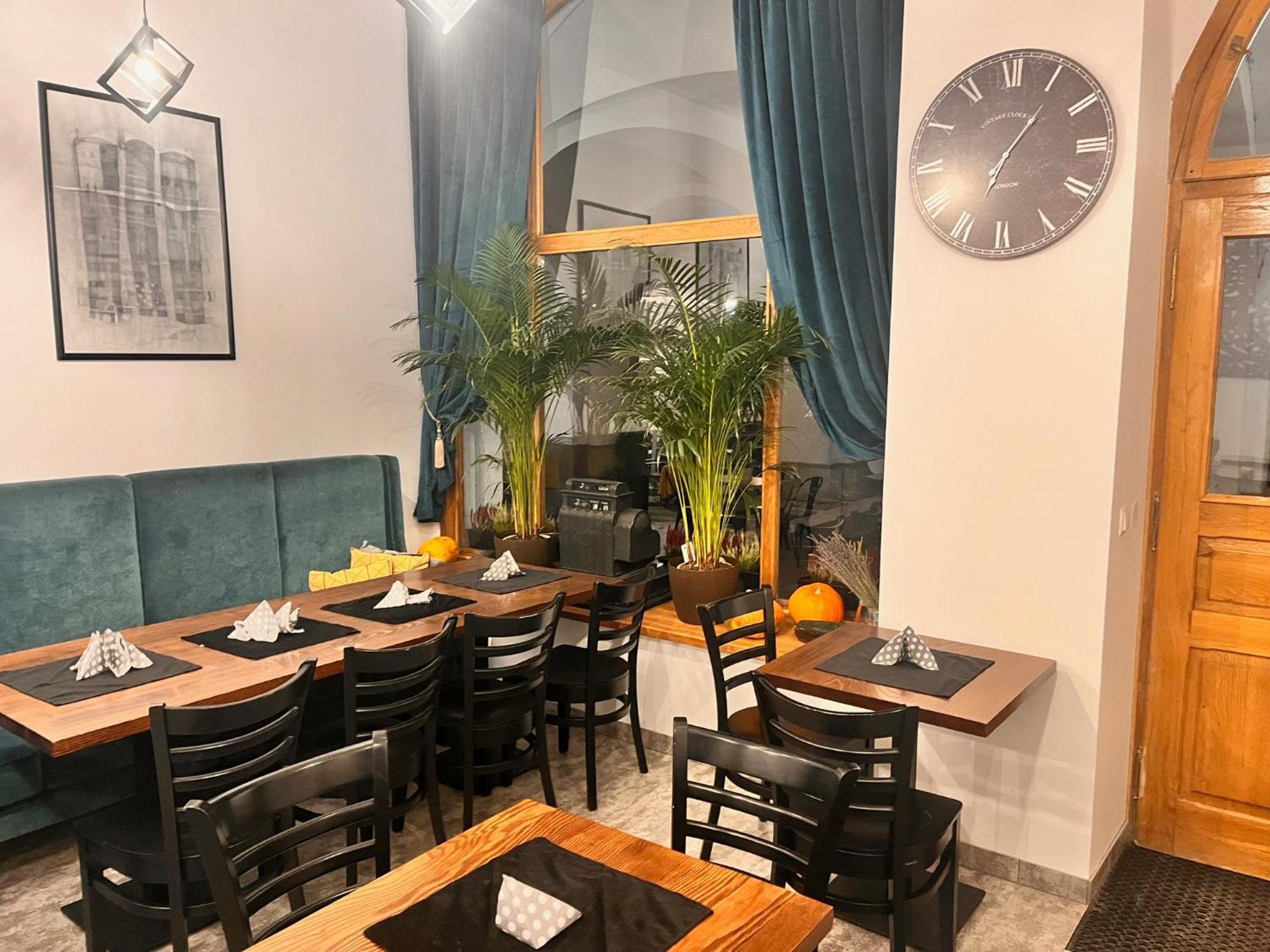 크로스노 The Old Townhouse 아파트 호텔 외부 사진